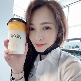 D8xc0sDeuR66386's profile picture. 