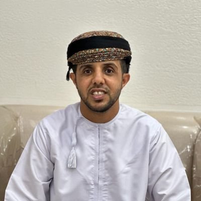 Mahmood Al-Araimi /محمود العريمي
مهندس / Engineer
مدرب كرة قدم / Football coach license C