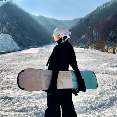 私は5年前にアメリカから日本に帰った。
❤️ski,food,wine,travel,training,beauty❤️
全国のスキー場の風景を見るのは夢です🦄🌺🌸🎀
●私はスキーが大好きです。♡
●私はスキー場の景色が大好きです。♡
世界各地への旅行とスキー場へのスキー🏂*⋆✈🌏