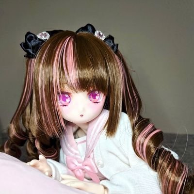 家族でドールライフを満喫する一児のママ 可愛いと綺麗なものが大好きで色々なドール愛でています。ドルフィー、ブライス、プーリップ、アゾン、オビツ11、リカちゃん、ペットワークス、シルバニア…時々愛娘やペットも登場します(笑)