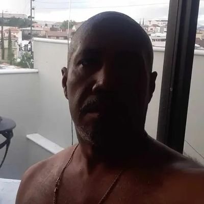 ING César Velasquez Ayala tengo 46 años me encanta el morbo el sexo y disfrutar si te animas ha portarte mal con migo 33463187 es mi WhatsApp