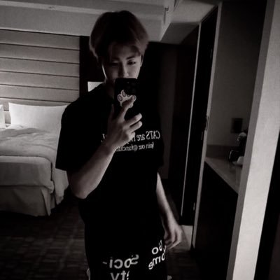 h9szEs's profile picture. 