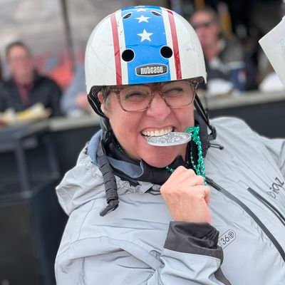 AlisonTorvik's profile picture. Just live smaller