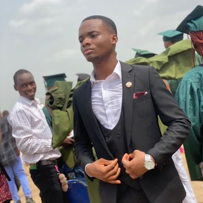 A Nigerian boy🇳🇬
Guided by God✝️
 Just chasing his dreams😎