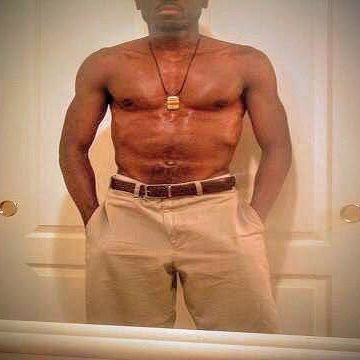 Slim Submissive Freaky Bottom dude that loves getting on his knees and serving a big dick top like a King. DO NOT purchase any content from unverified profiles.