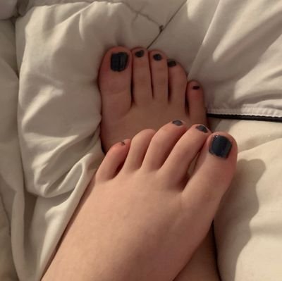 Amateur de beaux pieds 👣 | Photos exclusives de mes pieds à vendre.
DM ouvert pour les demandes spéciales 💌 | #FétichisteDesPieds #Feetfetish