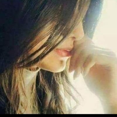 sh0_jz's profile picture. لا تكن إلا مع من يفتخر بوجودك ، ويفتقد غيابك ، ويصون فؤادك ، كن مع من لا يكون بدونك ❤