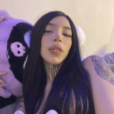 20 yo│your future waifu  ♡ click the link to chat and see more of me ♡