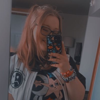 Here’s my ✨bio✨ I love fall out boy 🫶🏻🫧 MANIA TRUTHER‼️Hufflepuff🦡 HEARD WDTPG AND FOURTH OF JULY 🇺🇸 22🍄