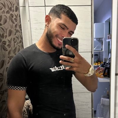 Nunca vão entender esse amor 💢😍 @vascodagama💢♥️🚆 @maxcrvg10 https://t.co/GE4gcpbzcH