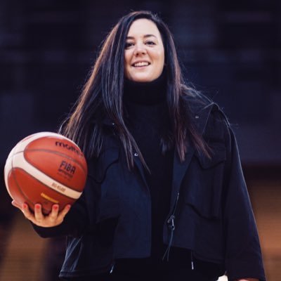 🎓 @loyolawbb ‘09 | 🏀CWG 🥈|👩🏻‍💼@wbblofficial Board Member | Director & Coach @academycats | 🎙 @fiba Commentator | 💡@Prior4Fdn