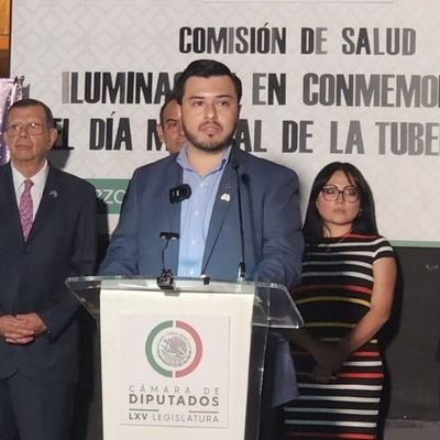 Mexicano 🇲🇽
Médico ⚕️
Activista con 9 años de trayectoria 📣
Promotor de la prevención y promoción de la salud 🩺