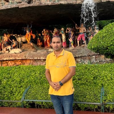 Noida ➡️ Haldwani .. Bharatiya …Vegetarian 🌱.Jai Shri Krishna 🙏🏻 ..Mein Bhi Engineer