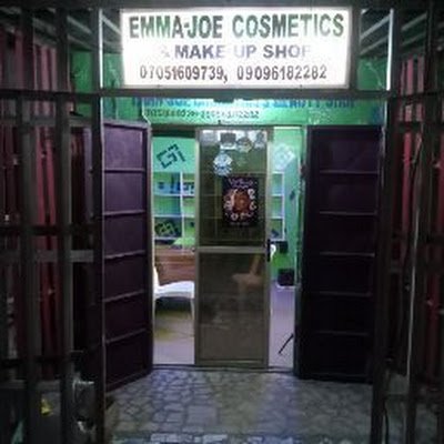 my name is Emma Joe dealer of all kind of makeup powder pallet ،foundations and many more i ws born in month of June