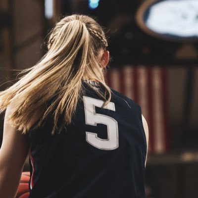 Hopkins High School🏀 UConn WBB 🐺