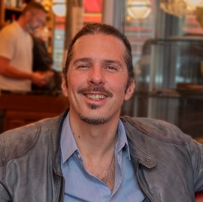 🚀Directeur Marketing Pandat Finance
📗Auteur de 4 romans Top 💯 @Ed_Archipel
📕 Coup de Cœur RTL, 20 Minutes, La Provence... Prix du Roman NetGalley