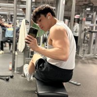 b (@b_goncee) 's Twitter Profile
