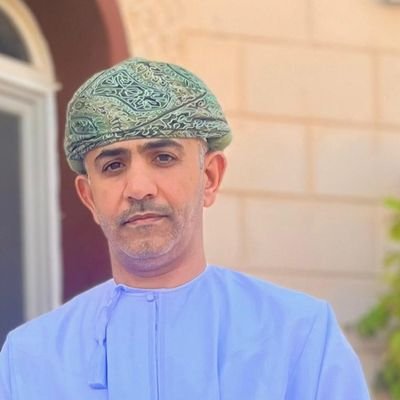 وطني لو شُغِلْتُ بالخلد عنه ... نازعتني إليه في الخلد نفسي