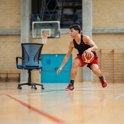 6’0’’ Pg/Sg class of 2024 playing basketball in italy🇮🇹 highlight video: https://t.co/aTIi9dS15b