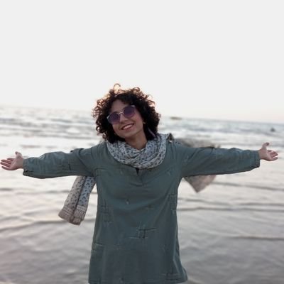 curlydibidi Profile Picture