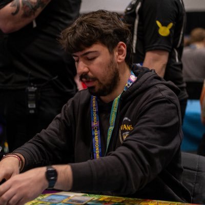 KarasuPT's profile picture. 24y || Pokémon TCG || PTMERCH🇵🇹