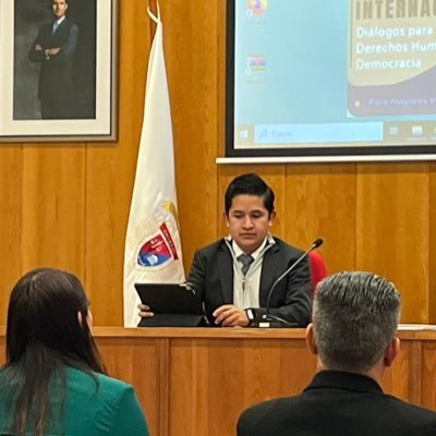 👨🏽💼|Estudiante de doctorado 📚|Becario Conahcyt 📲|Emprendedor 🤓|Filosofo estoico ♟️|Amante de la consultoría política ✌️|¡Pura buena vibra siempre!