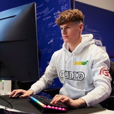 BSc Hons Esports / MSc Digital Marketing / Check out my Linktree!!