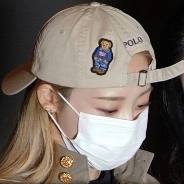 e essa boca aí moonbyul? ela só beija ou também assume que você é minha namorada?