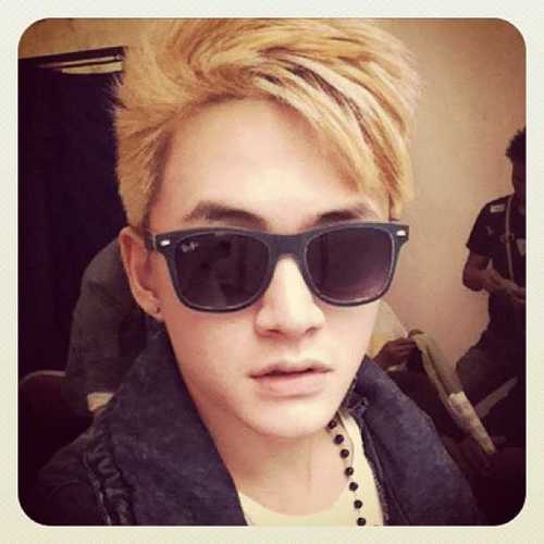 kenalin nama gue xandor |Orang-orang biasanya panggil gue xandor | 3rd Parodinya @xander_FAME | P.O @FOMEidol | udah baca bio gw Resmi dh lo jd (xandorlicious)