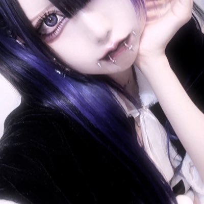 ASTRO(@cafebar_ASTRO )の片隅にいるスプタンタトゥー高身長ピアスまみれの女 ご来店予定DMまで❕本垢(@Nix_xQu)遠隔、詳しいプロフィールはこれ👇🏻 会った事がある人だけフォロバしてます