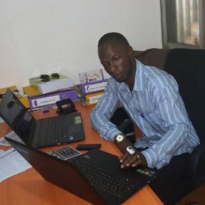 FacelyE's profile picture. Professeur