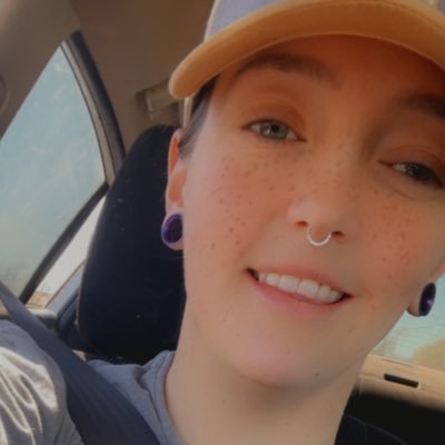 TheAlleykins's profile picture. 🦦 | 🌻