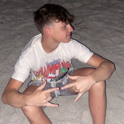 17 year old Streamer + Content Creator