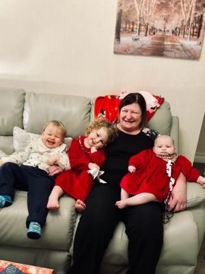 I am a Manchester United season ticket holder, a mum to 4 grownups,  a  grandmum. I occasionally work as a theatre nurse,  but retiring is beckoning.