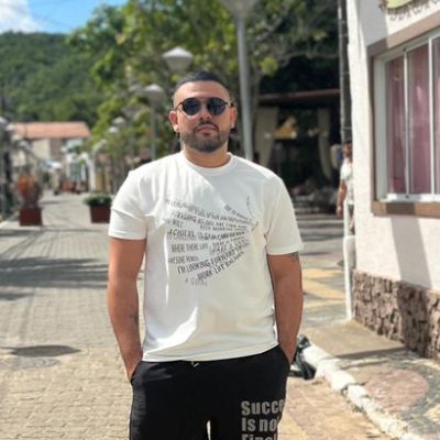 Focused on the search for knowledge, specialized in web and mobile development with javascript, and passionate about innovation and technology.
