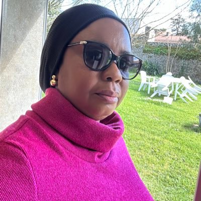 ♡book lover...
♡addictive personality...
♡motivated to succeed...
♡God addict💖😍