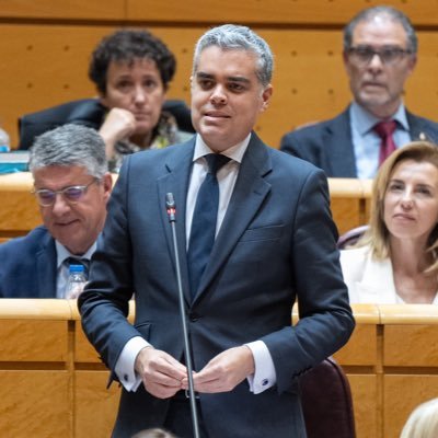 Senador del Reino de España. Antes, Delegado de la Junta de Andalucía en Madrid. Periodista. ExDircom de la selección🇪🇸de 🏀 antes en @Libertaddigital