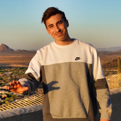 🚀 Growing https://t.co/n1YYYDZPmm 🤖 Co-founder @ https://t.co/ywJeqsTyLM ⏪ Previous: 100M+ views on YouTube, 5 failed companies