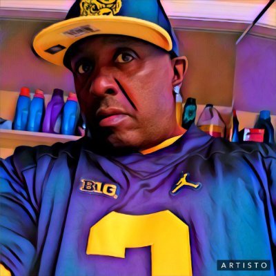 U of Mich Radiology  and a Licensed Massage Therapist. Michigan fan & Detroit sports fan and Resident Evil game junkie and like my music funky! #GoBlue 〽4 life