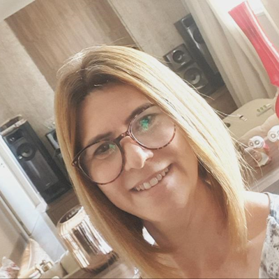 AdrianaFalcaoL's profile picture. 