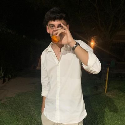 santisantarelli's profile picture. ss