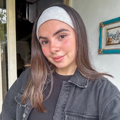 xmarianitaaa's profile picture. 