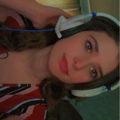 Gamer | Xbox & PS4| AblazedFlower27| Just on here to support my baby daddy 🫶🏼 https://t.co/ET7YiiPdF1