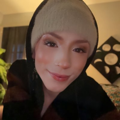 rayraap's profile picture. don’t ash in my fucking antiques