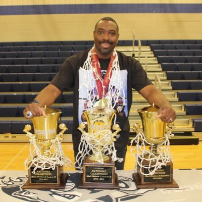 Head Men's Basketball Coach @PennStateWb 
3x National Champion (2019, 2023, 2024) 
2018-19 @USCAA & @Hoopdirt COTY #PSWBHOOPS