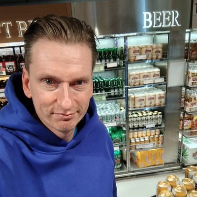 HenrySprintInno's profile picture. Olutta (Herra Obolon)🇺🇦, viiniä, fillareita ja osa-aikainen yrittäjä @strandhuggetbnb