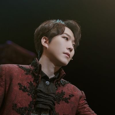 Antonio49252834's profile picture. 당신을 내 음악으로 가꿔드렸다면 이젠 내 음악을 당신으로 가꾸겠습니다. 그것이 날 선택하지 않은 당신의 죗값이라면 죗값이겠죠.