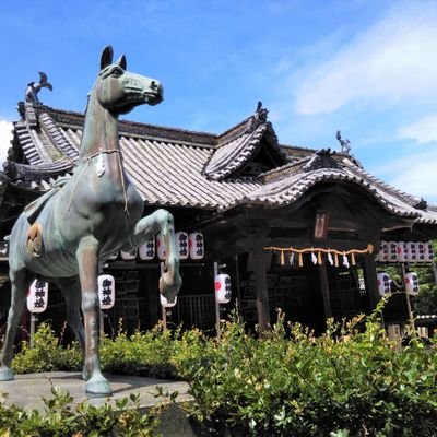 香川県の小豆島、醤の郷(ひしおのさと)に鎮座する神社です。小豆島迄のフェリーの所要時間は神戸三宮から3時間20分、岡山から1時間、高松から1時間です。