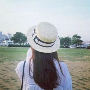 yuyu27854512287's profile picture. 爱生活，爱分享，互赞互fo，黄赌毒勿扰。