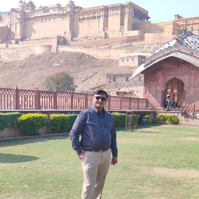 PinkeshAzad's profile picture. LOVE  BHARAT  OR  LEAVE  BHARAT